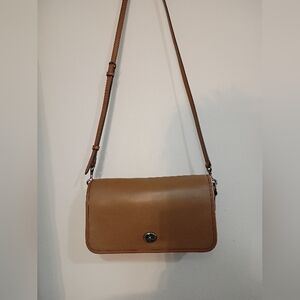 Coach, EUC, Women's,Crossbody Bag, Kiss-Lock Closure,Color Tan "Limited Edition"